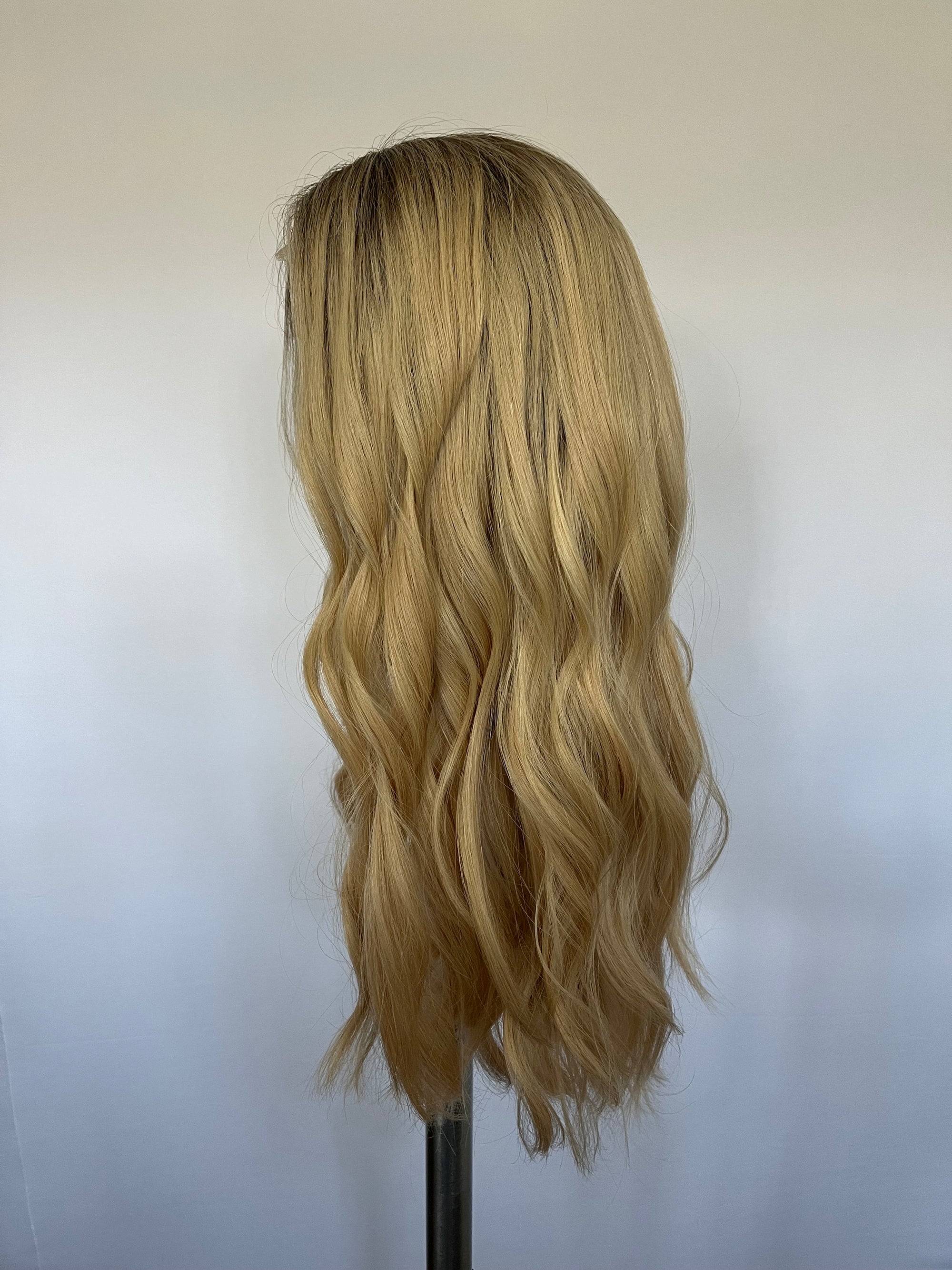 'The Newport Edit' Deposit: (M ) 23"