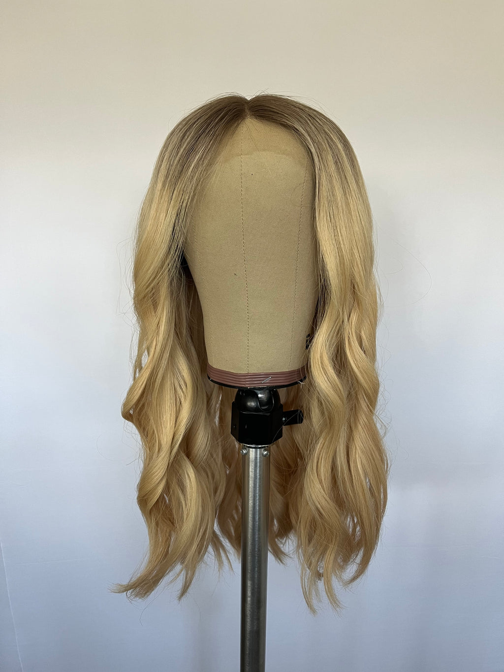 'The Newport Edit' Deposit: (M ) 23"